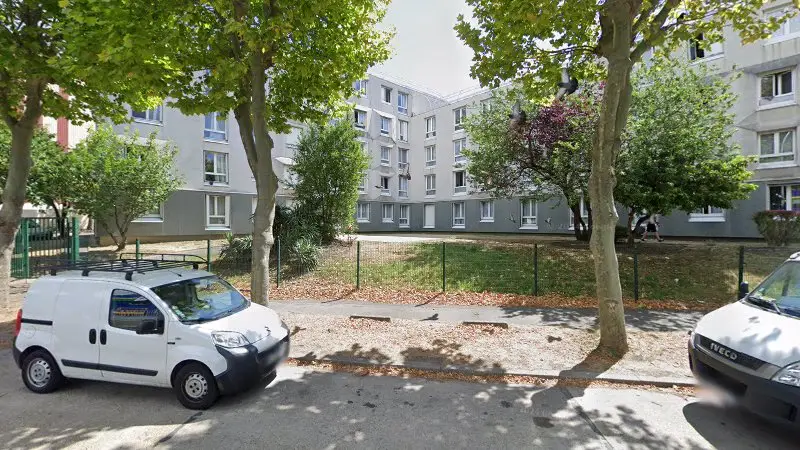 Vue de la rue devant Ghaleb Ibrahim, Villeneuve-la-Garenne