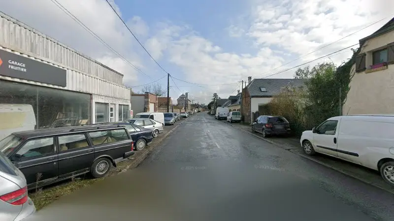 Vue de la rue devant Eurorepar Garage Fruitier, Séry-lès-Mézières