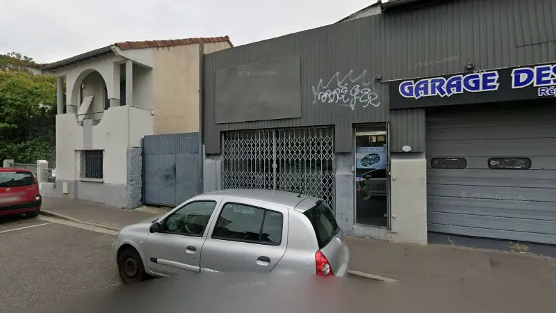 Vue de la rue devant Garage des Minimes, Toulouse