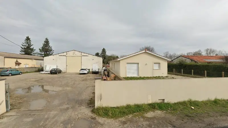 Vue de la rue devant Autoreparation33, Ambarès-et-Lagrave