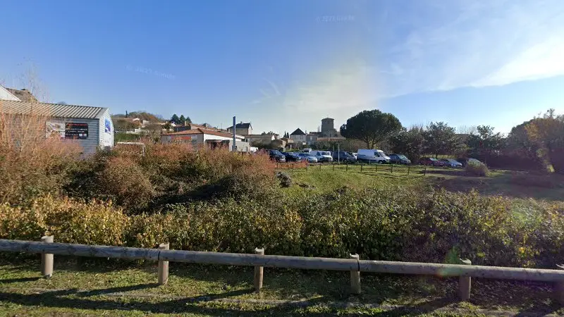 Vue de la rue devant Carrosserie, Pouzauges