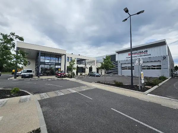 Photo publiée sur la fiche Google de Garage Carrosserie Combe - SAS Mistral Entreprises, Maillane