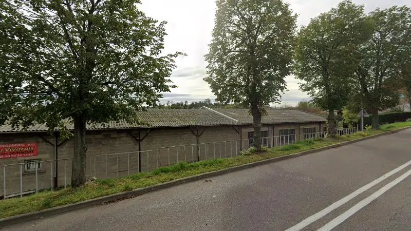 Vue de la rue devant Garage Du Vivarais, Davézieux