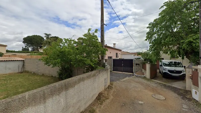 Vue de la rue devant Chris cars 34, Montady