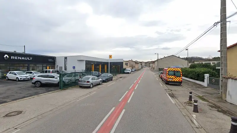 Vue de la rue devant RENAULT DACIA DAGNEUX AUTO SERVICE, Dagneux