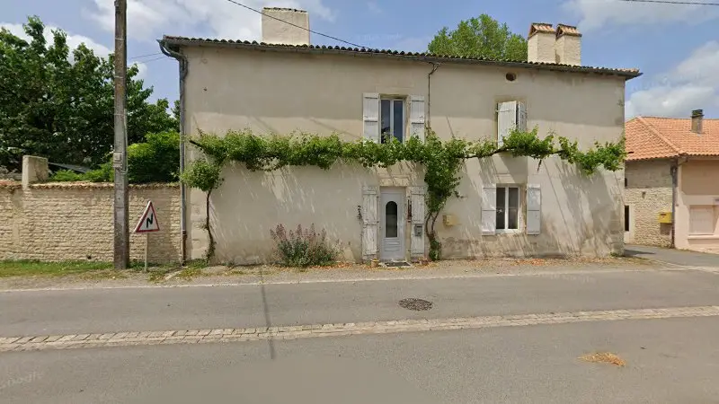 Vue de la rue devant WebAutoTurbo, Fontenille-Saint-Martin-d'Entraigues