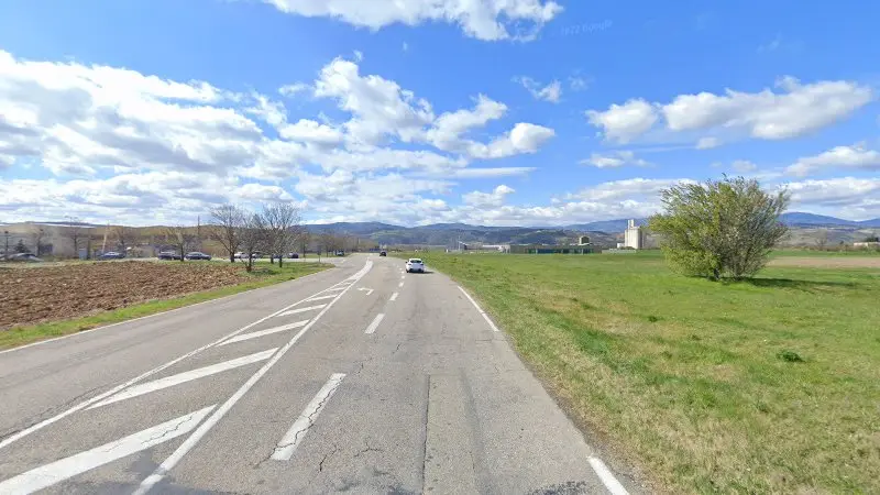 Vue de la rue devant Auto Bilan France, Salaise-sur-Sanne