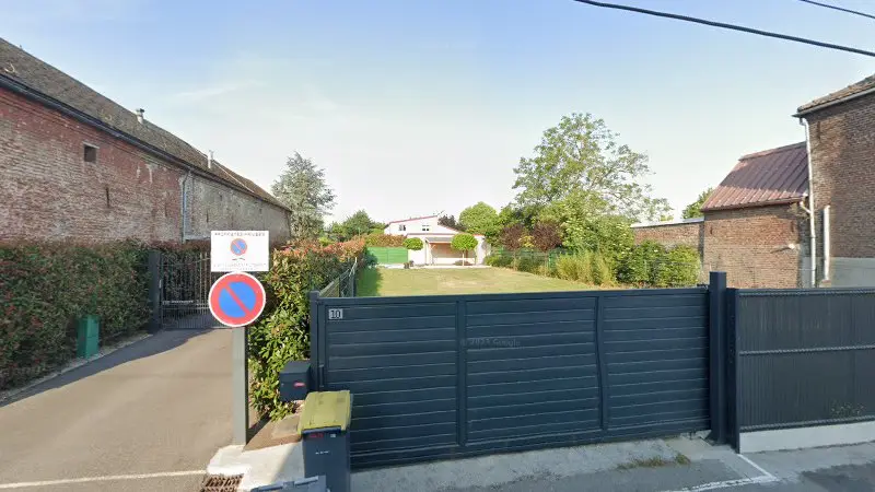 Vue de la rue devant Ahlaou Pere Et Fils, Onnaing