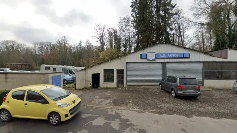 Vue de la rue devant LF RECYCLAGE DEPANNAGE, Boissy-l'Aillerie