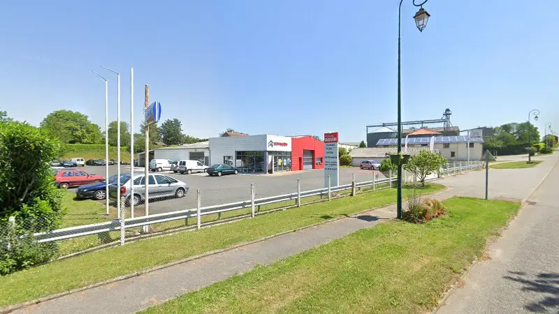 Vue de la rue devant Garage Gouin Patrick - Citroën, Bazoches-sur-Hoëne