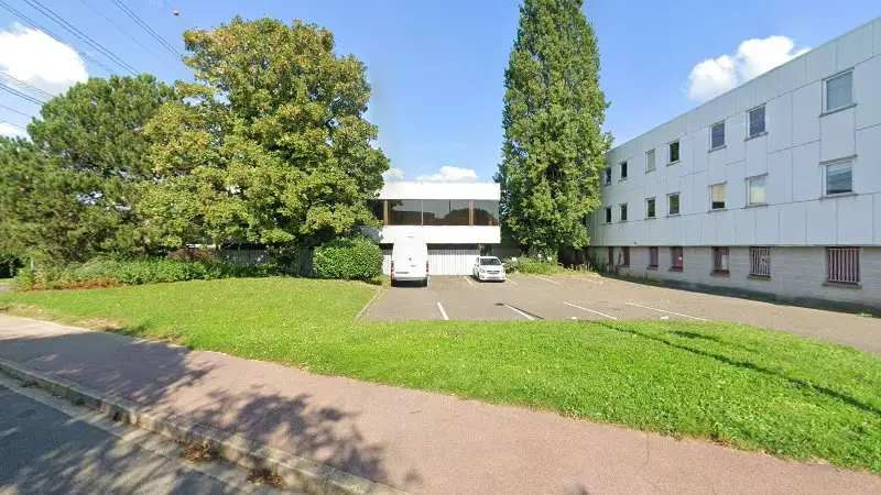 Vue de la rue devant Centigon France SAS - Centre technique Île de France, Antony