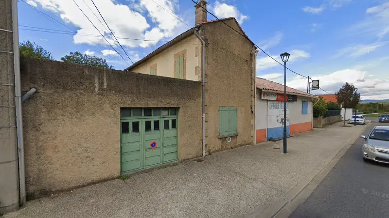 Vue de la rue devant Garage d'Europe EURL Guillaume ELIE, Apt
