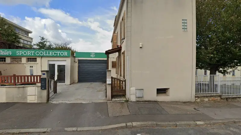 Vue de la rue devant L'Atelier Sport Collector, Bagneux