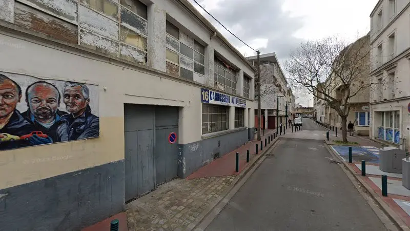 Vue de la rue devant BM Carrosserie, Gennevilliers