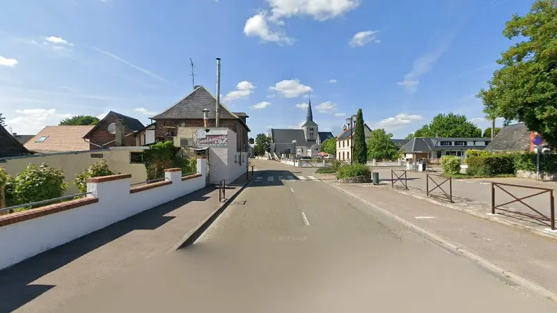 Vue de la rue devant ALLRACE, Anneville-Ambourville