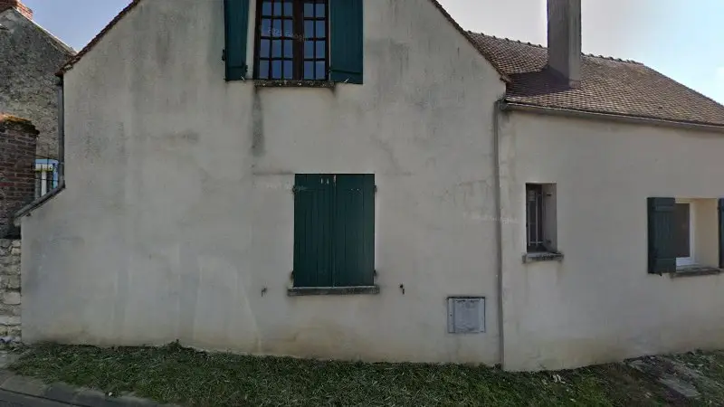 Vue de la rue devant Garage Duplessis, Faÿ-lès-Nemours
