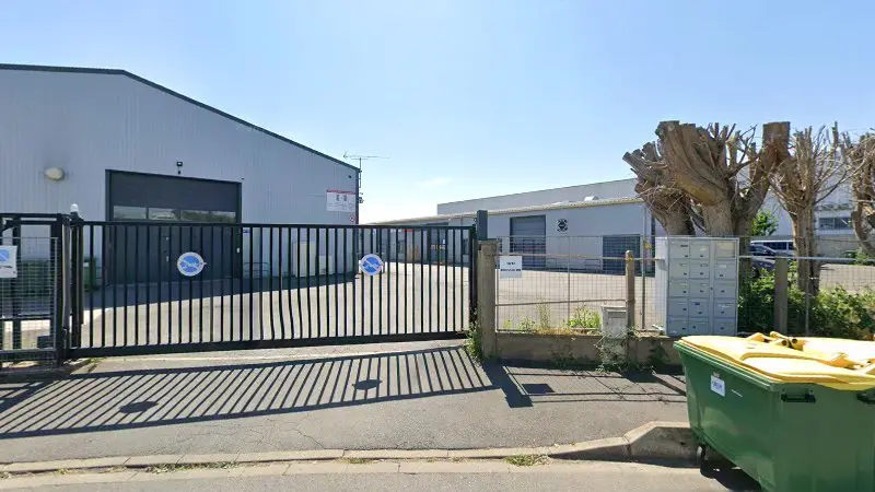 Vue de la rue devant Tout pour ton camion, Brétigny-sur-Orge