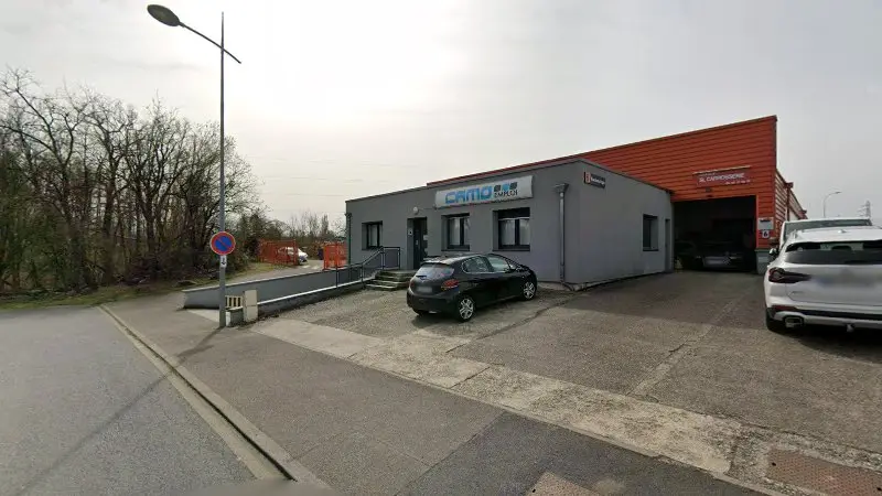 Vue de la rue devant Sl Carrosserie, Sarreguemines