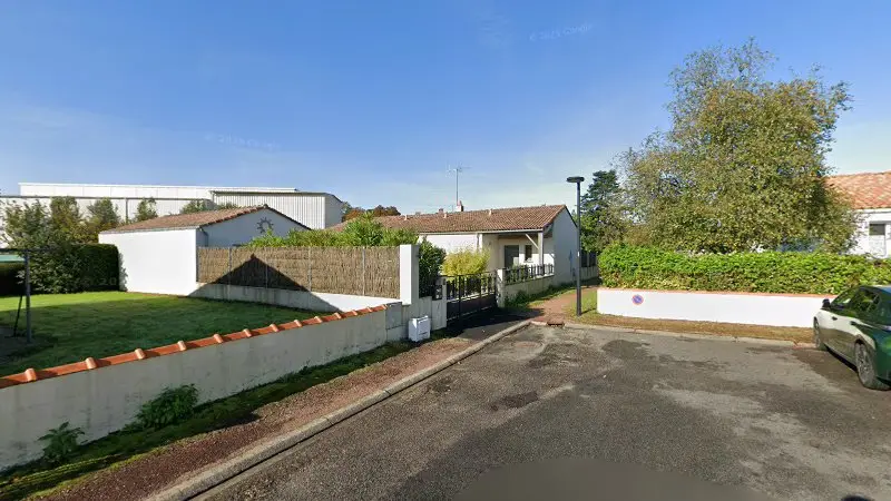Vue de la rue devant X'pert Impact - Débosselage sans peinture - Aizenay, Aizenay