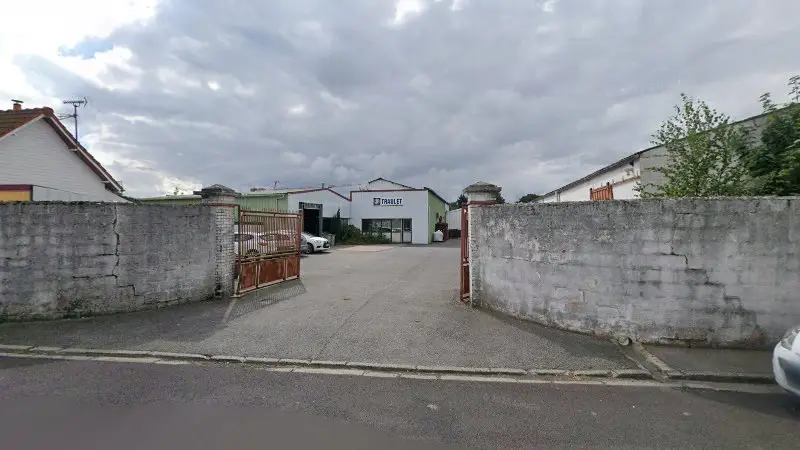 Vue de la rue devant Traulet Usinages, Feuquières-en-Vimeu