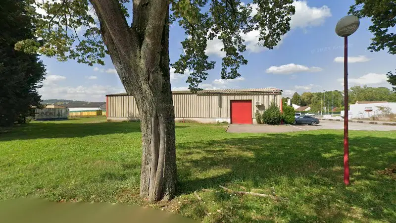 Vue de la rue devant Sécuritest Contrôle Technique Automobile CHATEAU SALINS, Château-Salins