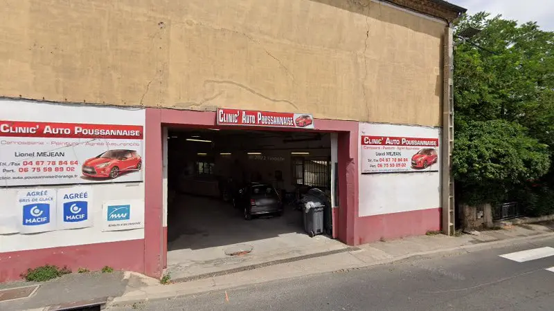 Vue de la rue devant Clinic Auto Poussannaise, Poussan