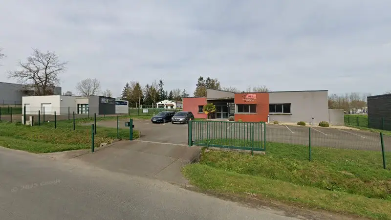 Vue de la rue devant C.T.A. Grand Ouest, Bressuire