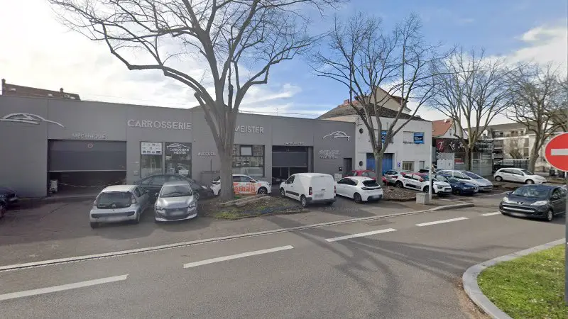 Vue de la rue devant Carrosserie Meister, Mulhouse