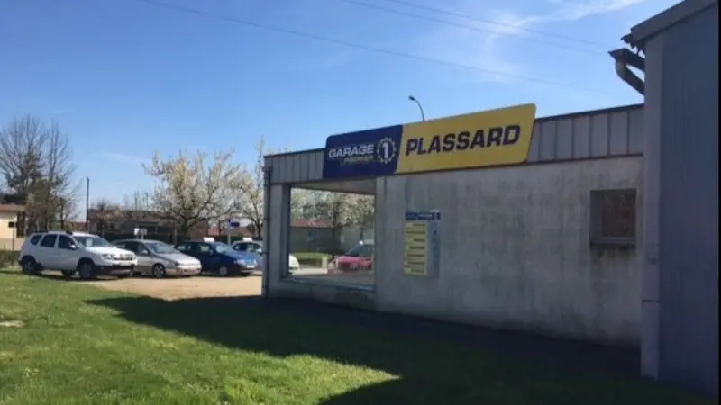 Photo publiée sur la fiche Google de GARAGE PREMIER - GARAGE PLASSARD, Montrevel-en-Bresse