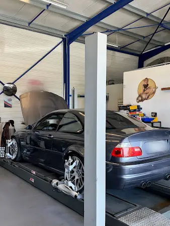 Photo publiée sur la fiche Google de Garage Viral Pneus ( Spécialiste vidange boîte automatique / Géométrie / Mécanique générale ), Berson