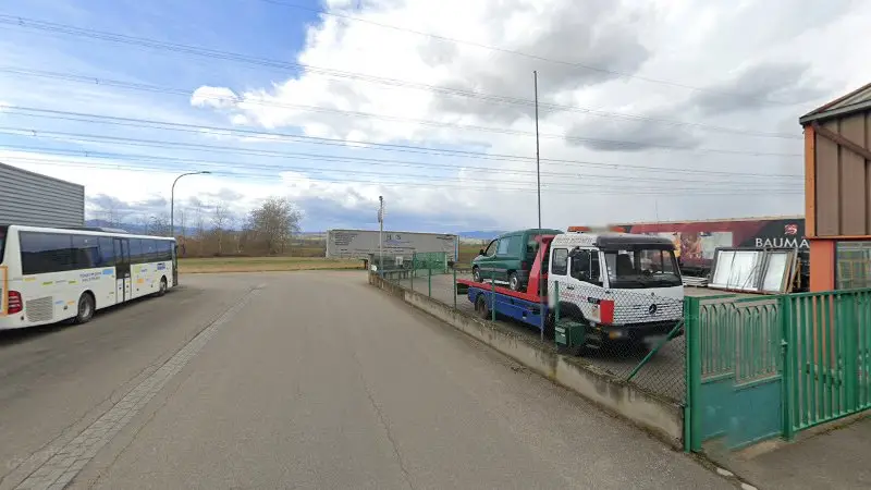 Vue de la rue devant Garage Fischer, Griesheim-près-Molsheim