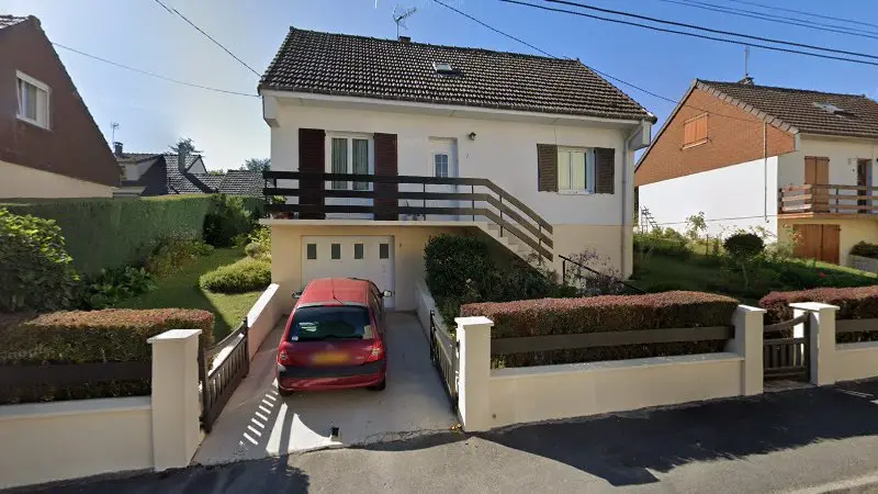 Vue de la rue devant C S LA PERFECTION, Saint-Quentin
