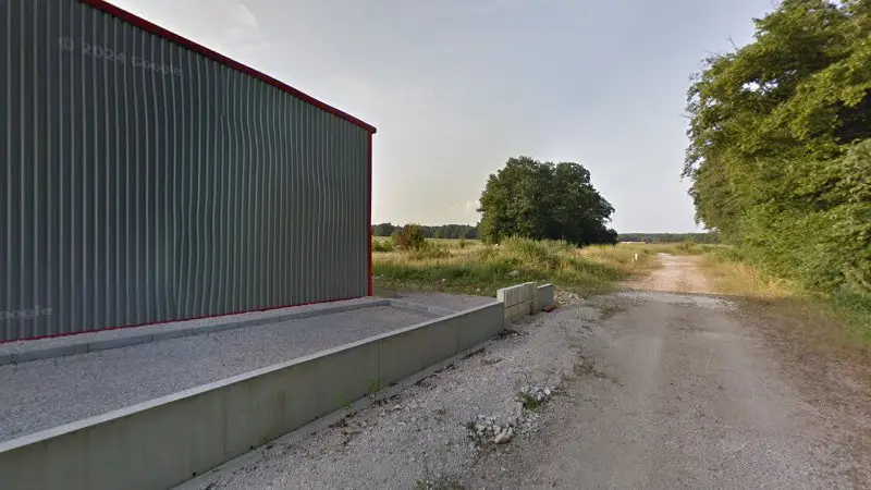 Vue de la rue devant France Pare-Brise - Chez Equip'Auto, Saint-Vit
