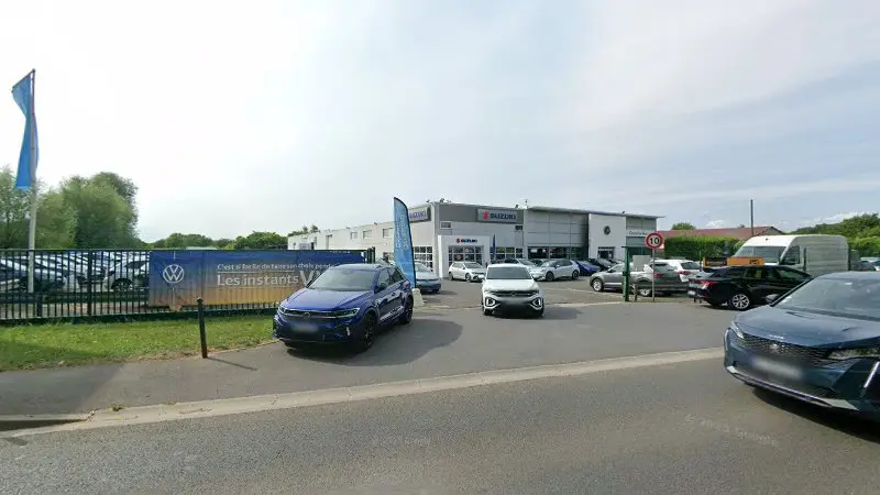Vue de la rue devant Seat Service Villaines-Sous-Bois Courtoise Motors, Villaines-sous-Bois