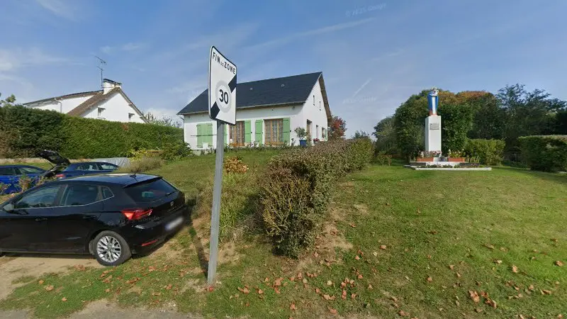 Vue de la rue devant S.R.M.O. Sté Réalisation Mécanique de l'Oise, Crouy-en-Thelle