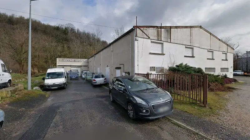 Vue de la rue devant L’As Auto CHAMBON-FEUGEROLLES, Le Chambon-Feugerolles