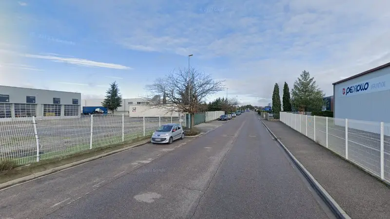 Vue de la rue devant Depannages COCHET, Genas