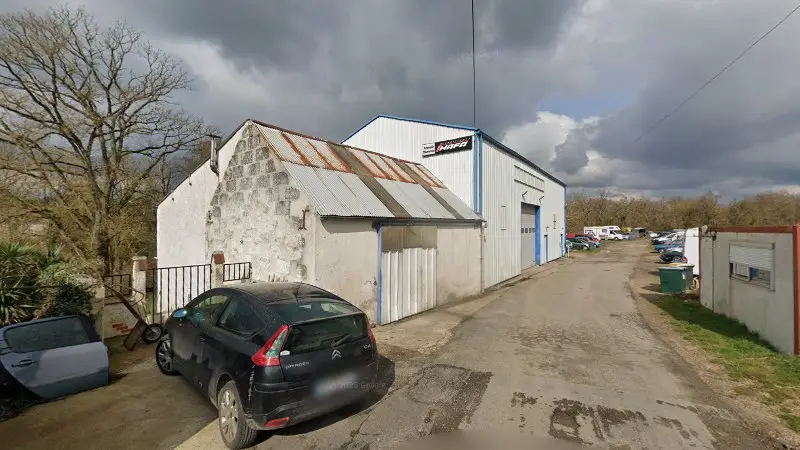 Vue de la rue devant CARROSSERIE MECANIQUE JJM, Chaumont-sur-Loire