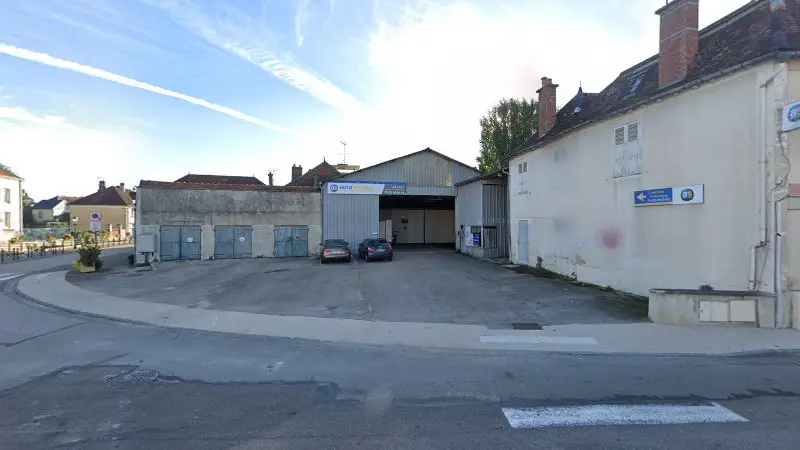 Vue de la rue devant AS Autosécurité Contrôle Technique VENDEUVRE SUR BARSE, Vendeuvre-sur-Barse