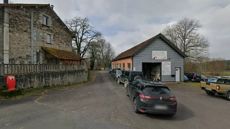 Vue de la rue devant Carrosserie Jallut Bruno, Sauvagnat