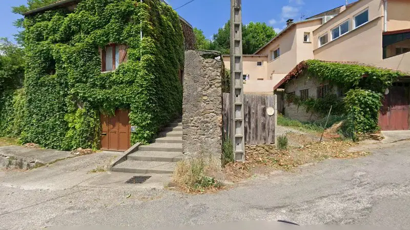 Vue de la rue devant GARAGE PREMIER - MIREPOIX PNEUX, Laroque-d'Olmes
