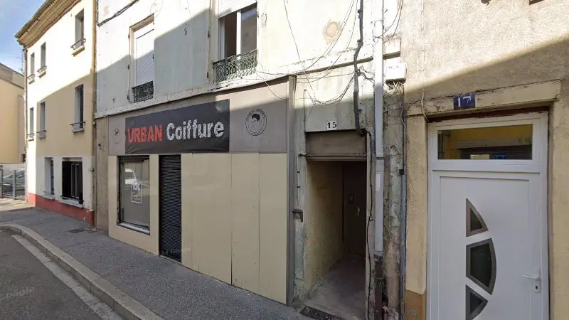 Vue de la rue devant Carrosserie AD, Givors
