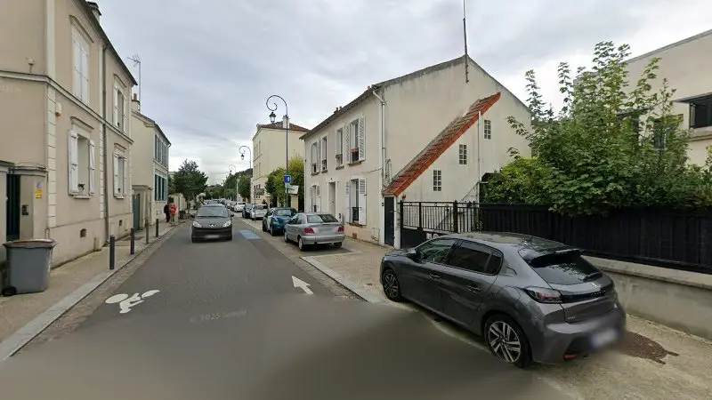 Vue de la rue devant Garage Savo Sarl, Nogent-sur-Marne