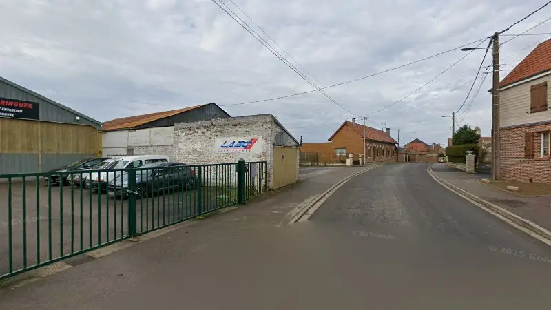 Vue de la rue devant Garage Pringuer, Mézières-en-Santerre