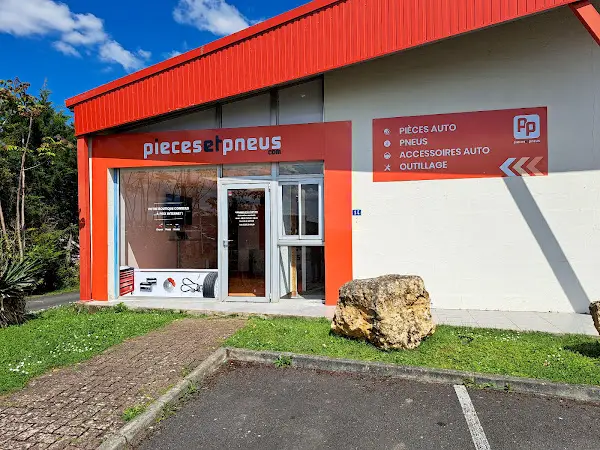Photo publiée sur la fiche Google de Piecesetpneus.com Poitiers, Migné-Auxances