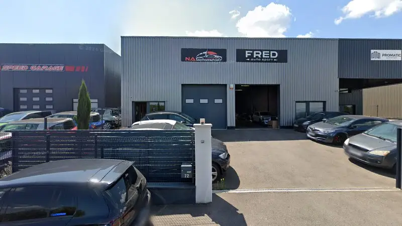Vue de la rue devant TOP GARAGE - NA MOTORSPORT, Échalas