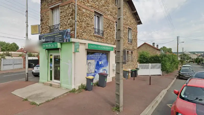 Vue de la rue devant Diag-Xpress diagnostique automobile 24/24, Eaubonne