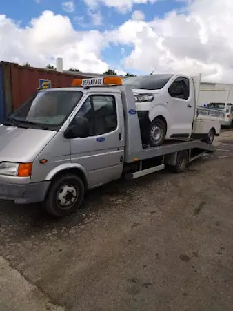 Photo publiée sur la fiche Google de Decamps Épaviste – Enlèvement gratuit d'épave à Saint-Nazaire donges Guerande, dépôt en casse auto agréée, Saint-Malo-de-Guersac