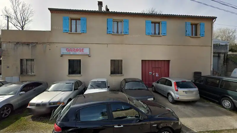 Vue de la rue devant Euro Repar Car Service, Saïx