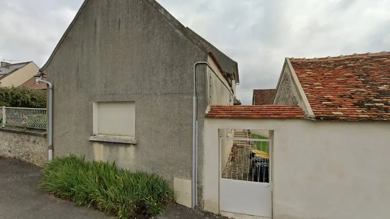 Vue de la rue devant AS Esthétique Automobile, Saint-Jean-les-Deux-Jumeaux